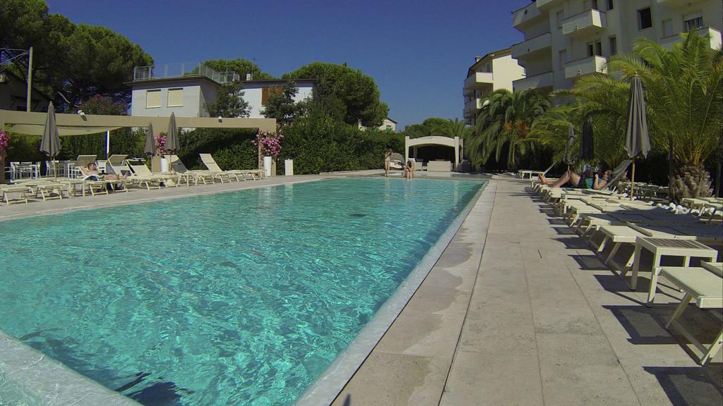 Hotel Residence Stella Del Mare Vada Exterior foto